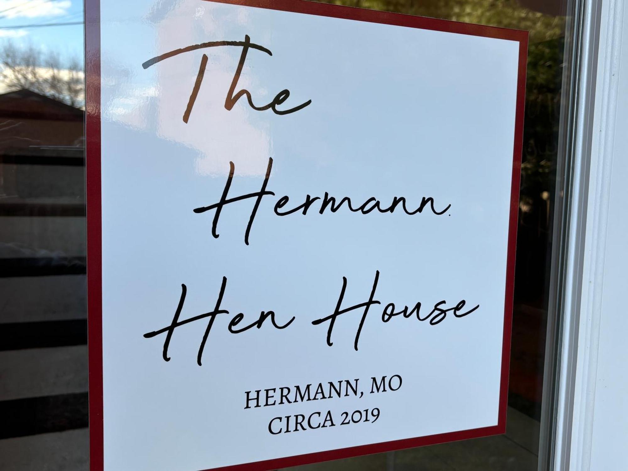 Hermann Crown Suites Exterior photo